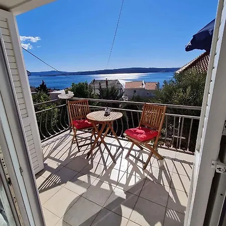 Apartment In 42436 Dramalj